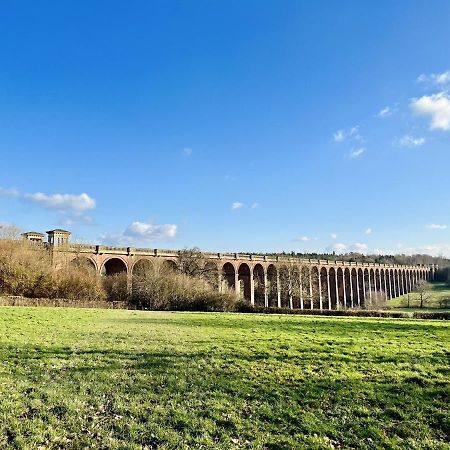 Quirky Vintage Horsebox Conversion With Stunning Views Of Ardingly Reservoir Balcombe Kültér fotó