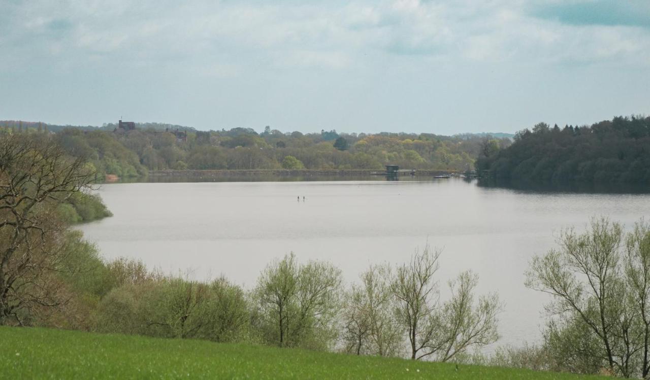 Quirky Vintage Horsebox Conversion With Stunning Views Of Ardingly Reservoir Balcombe Kültér fotó